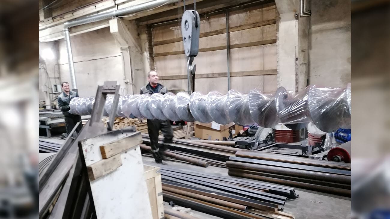 Шнек диаметром 430мм длинной 9 метров для предприятия по производству древесно-волокнистых плит, Кировская область